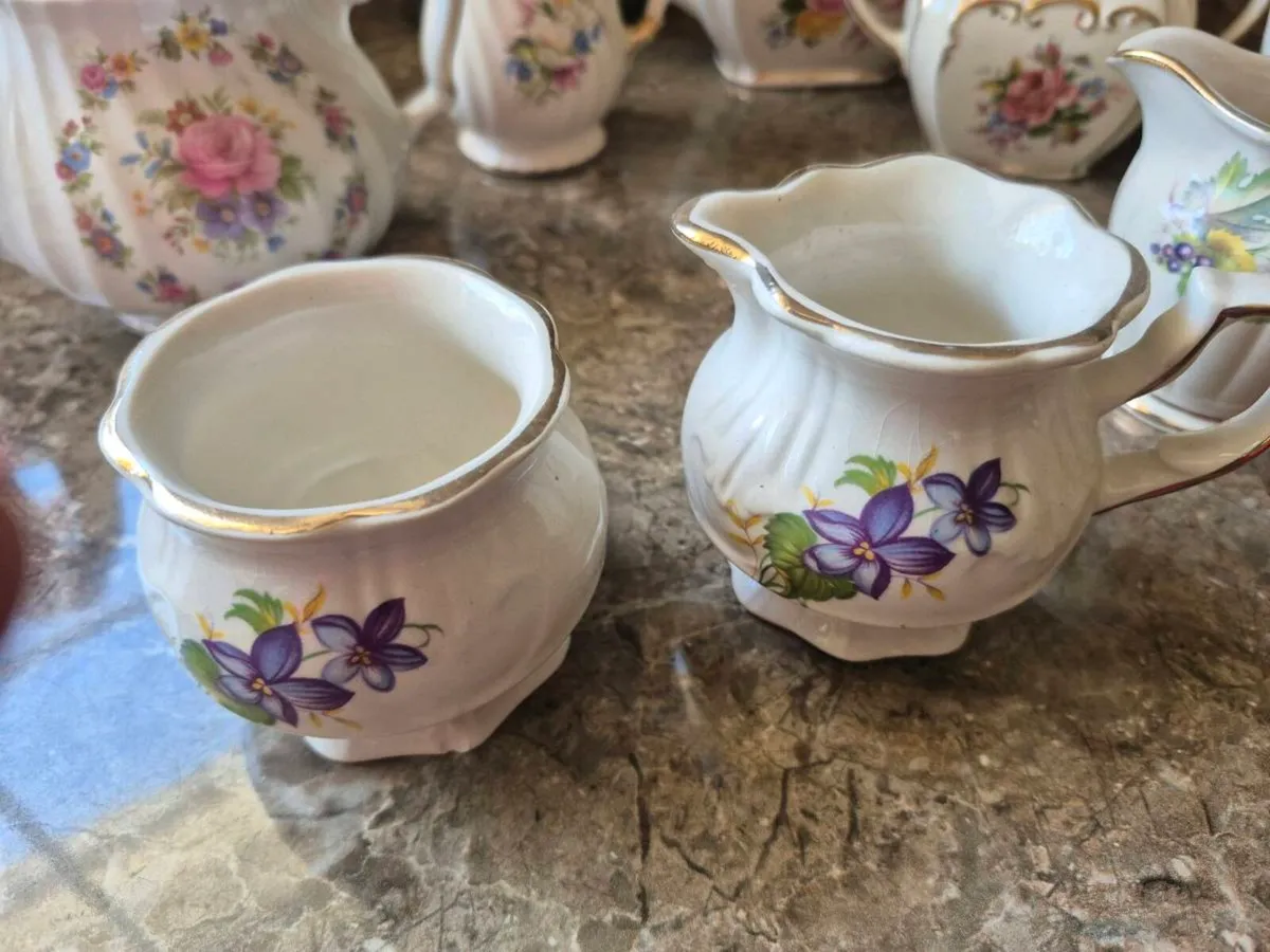 Sadder tea pots,sugar bowls and jugs - Image 4