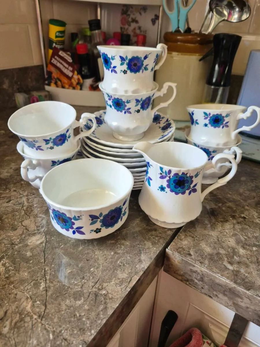 20 piece tea set - Image 1