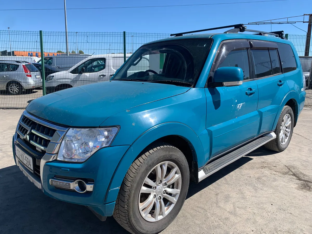 UNRESERVED 2017 MITSUBISHI PAJERO LWB COM FOR AUCT - Image 1