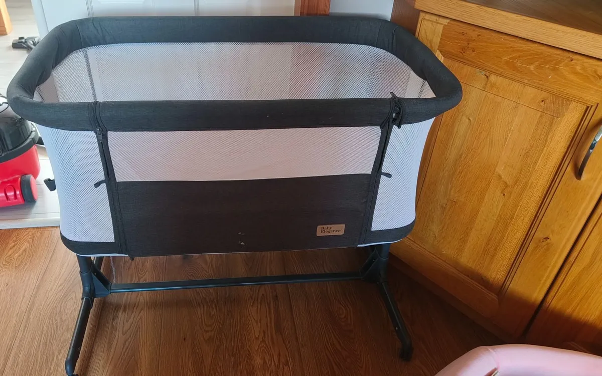 Baby Elegance crib - Image 1