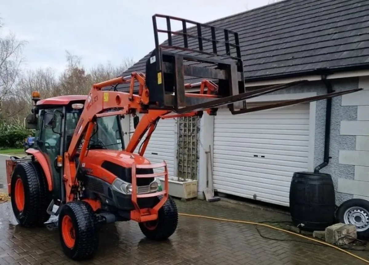 Kubota L4240-II 44hp Compact Tractor 900 hours - Image 2