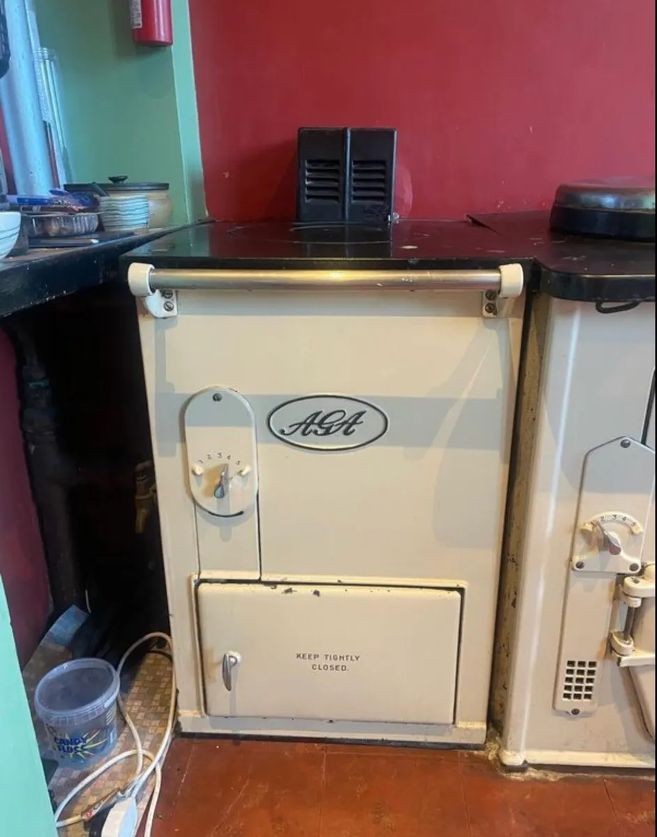 Aga stove cooker and central heating unit - Image 2