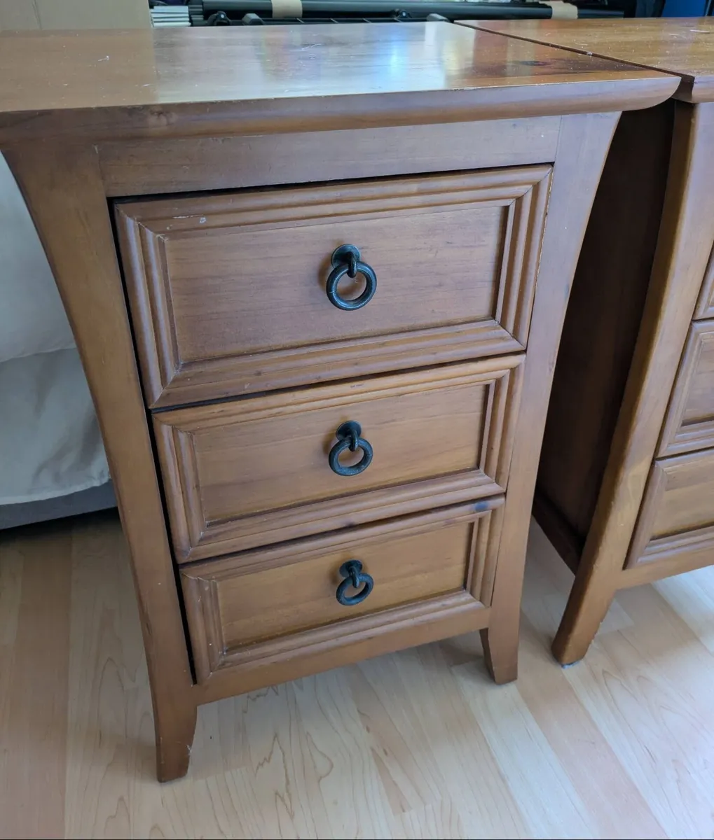 Pair of Solid Wood 3-Drawer Bedside Lockers - Image 3