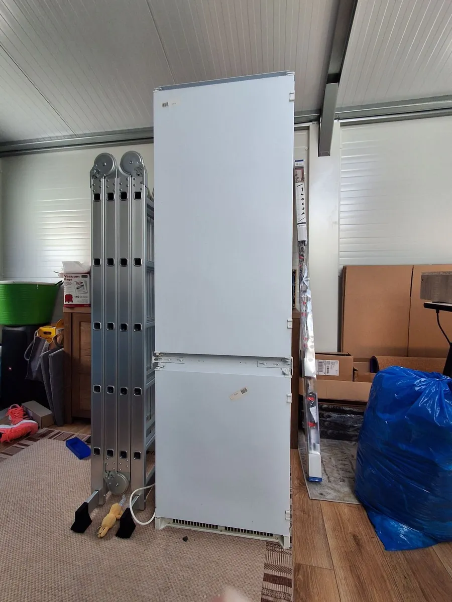 Kitchen fridge - Image 2