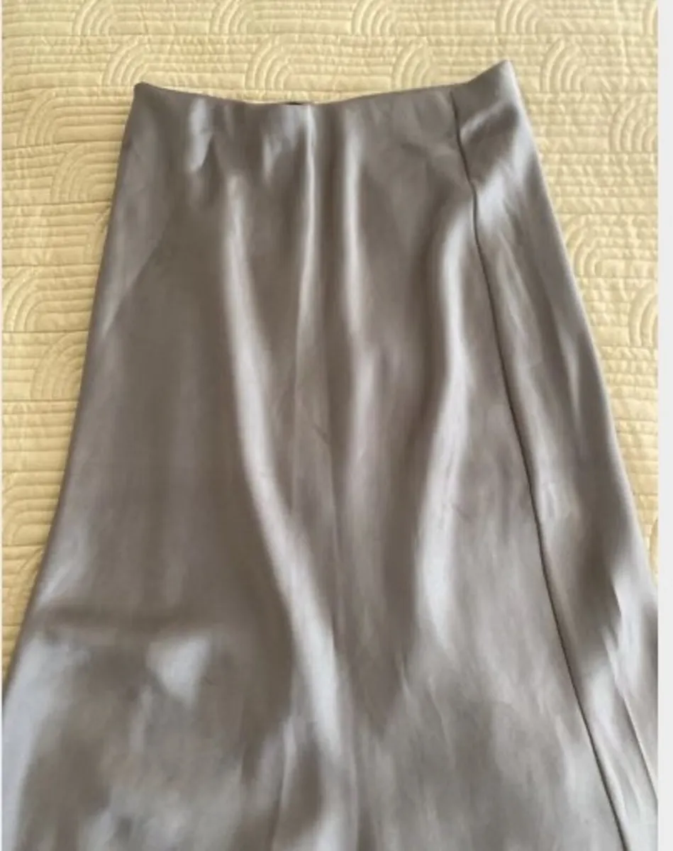 Zara satin skirt size S - Image 2