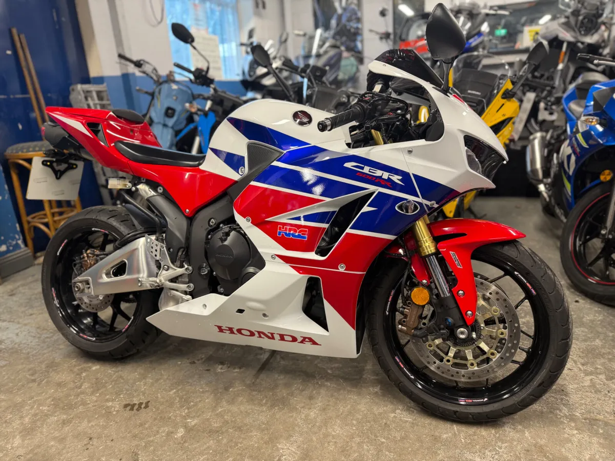 2015 Honda CBR600RR. - Image 2