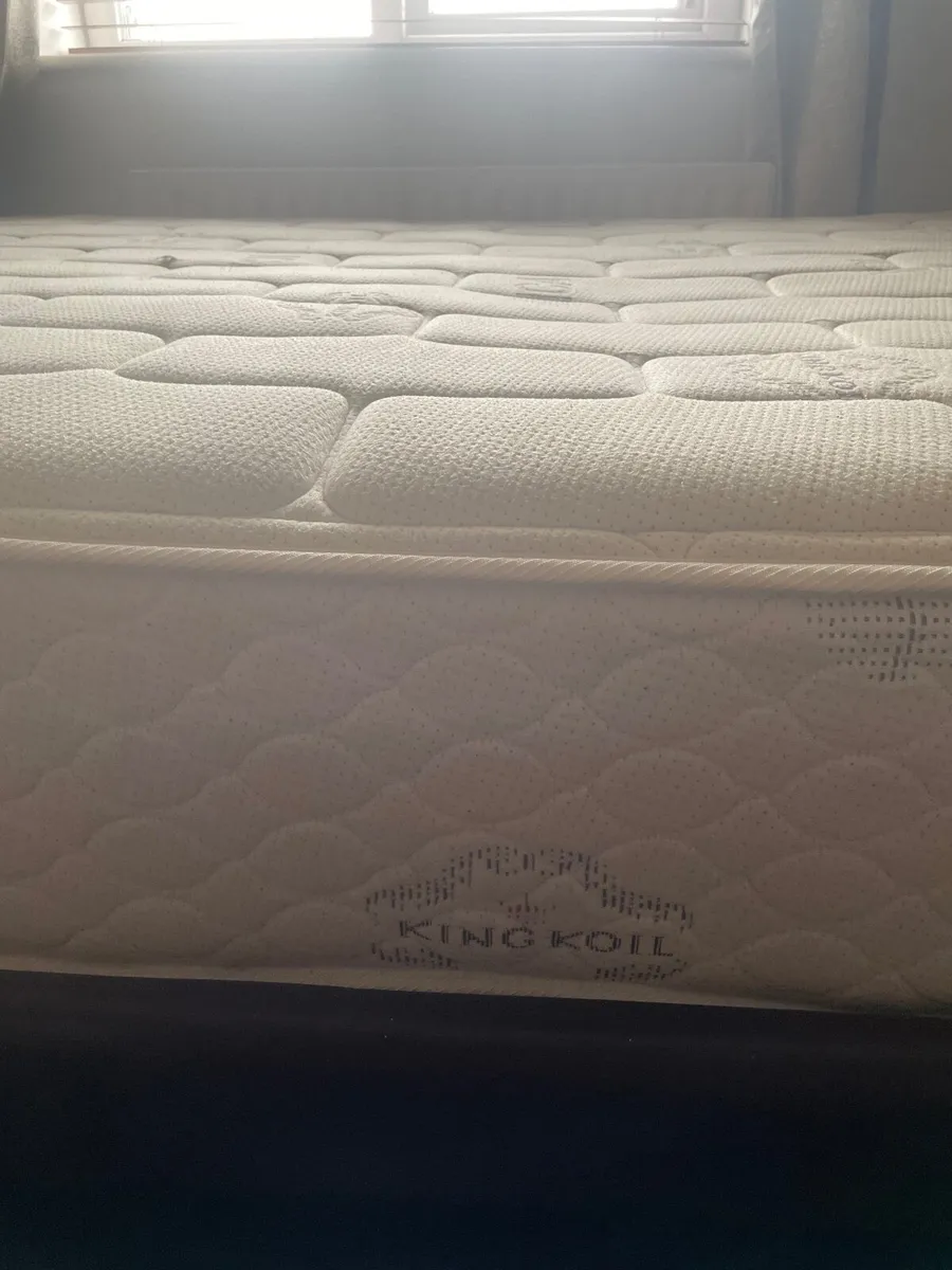 King bed - Image 2
