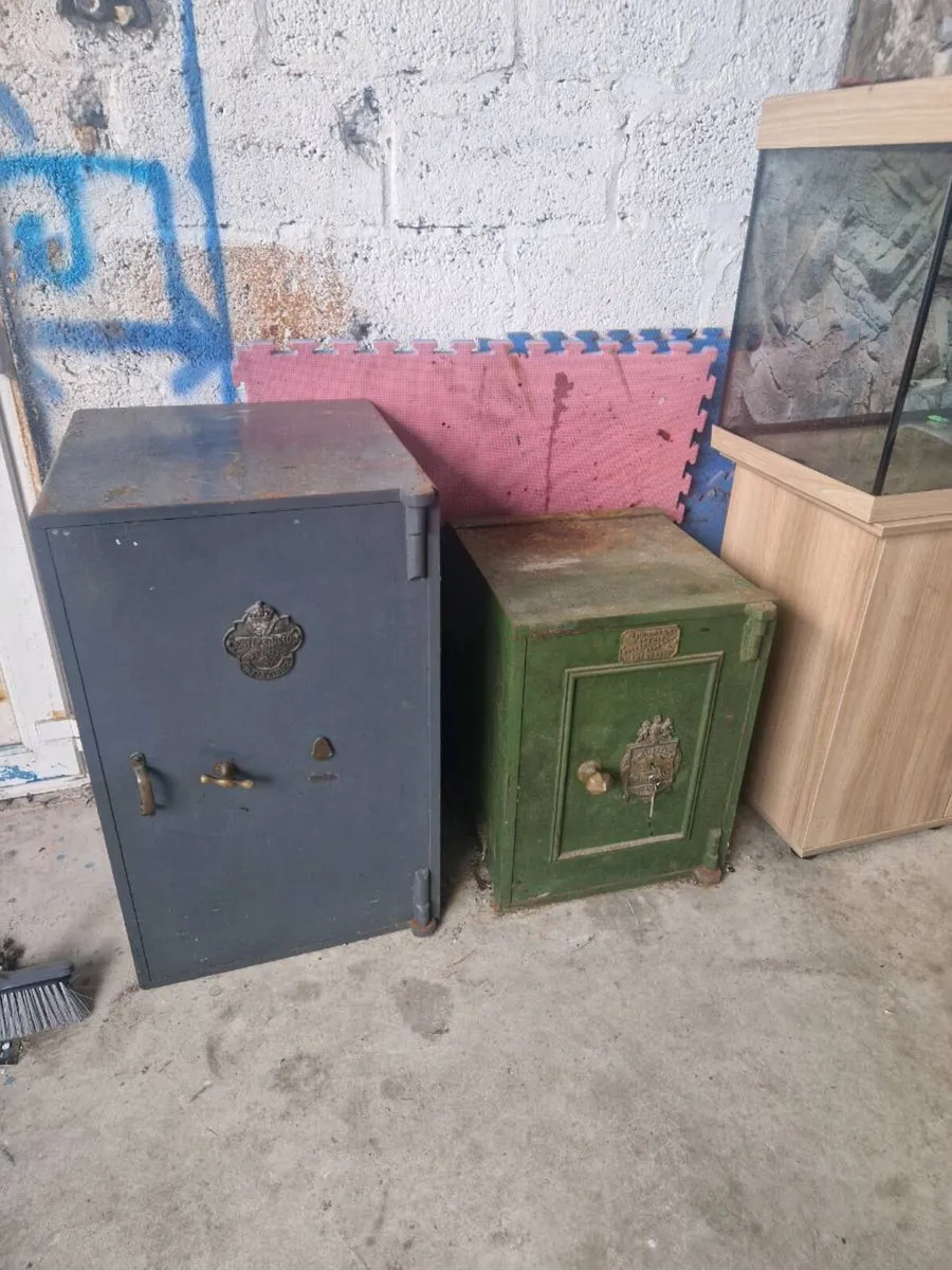 Safes - Image 1