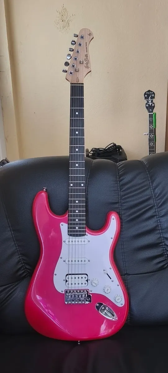 Guitar candy apple red strat copy. Harley Benton. - Image 2