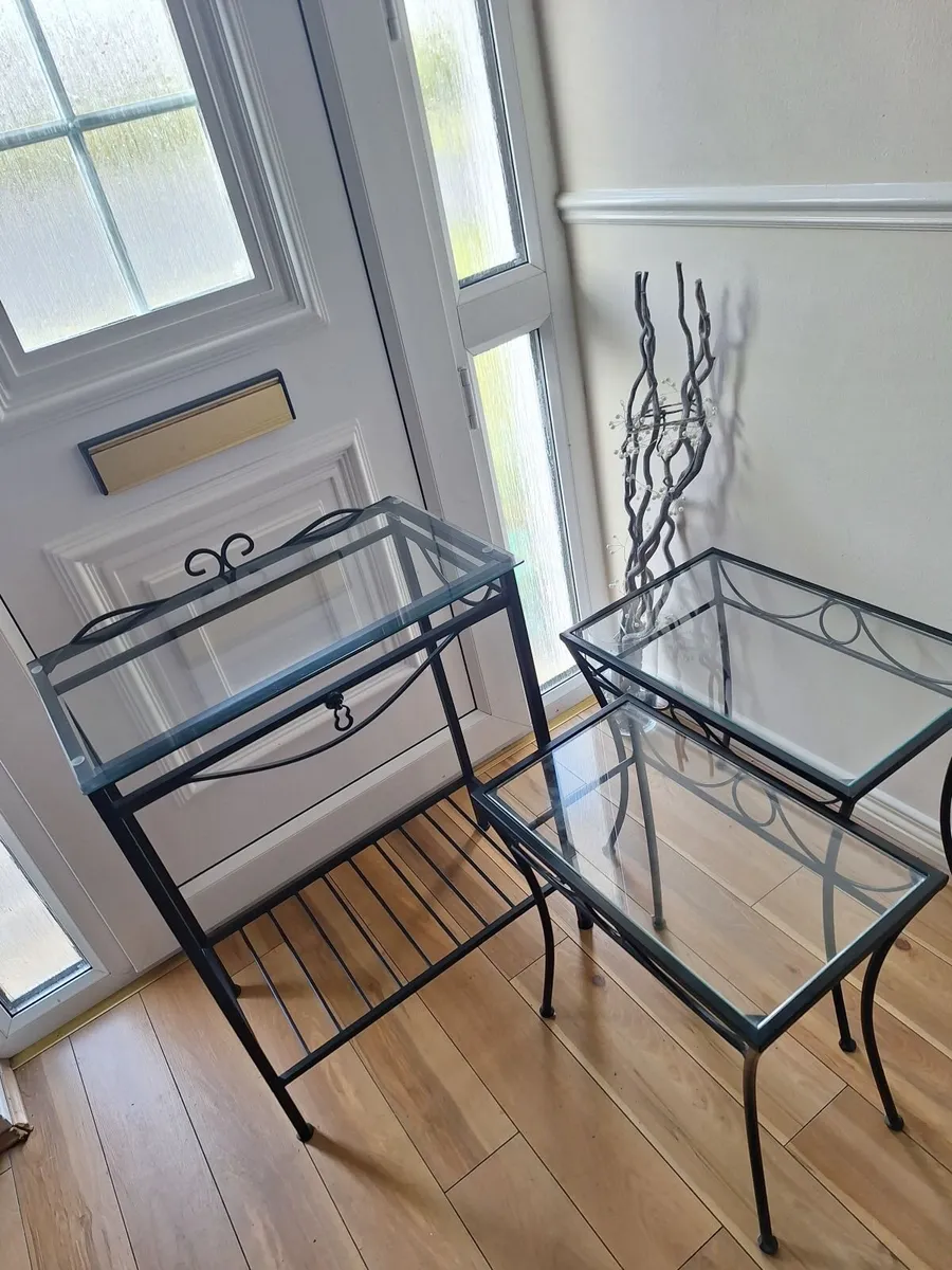 Glass tables - Image 1