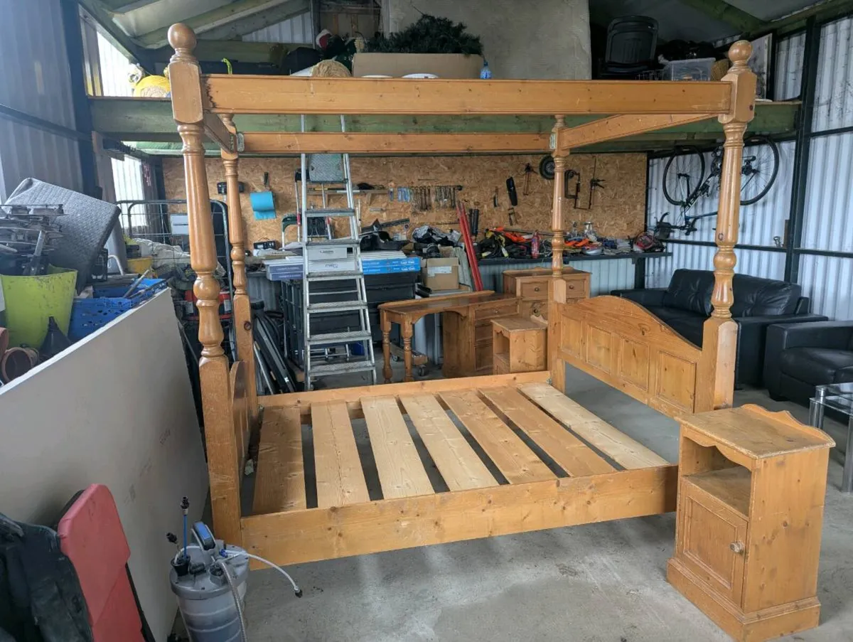 Bedroom furniture set - Image 1