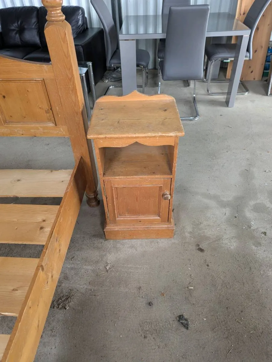 Bedroom furniture set - Image 2