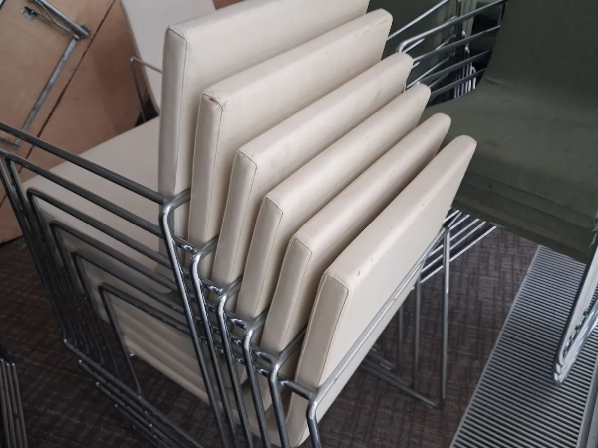 Online Auction Of Stackable Chairs - Image 2