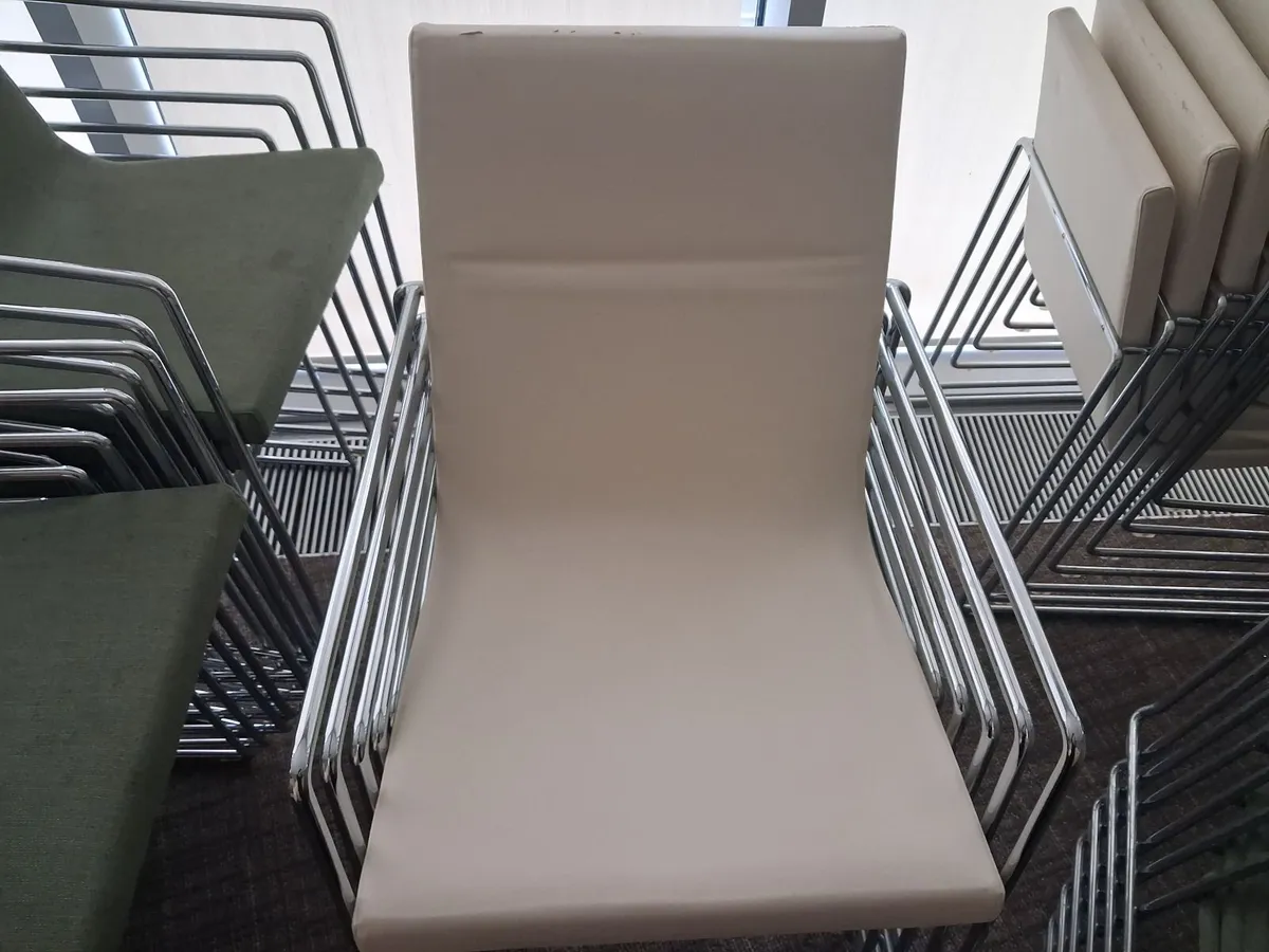 Online Auction Of Stackable Chairs - Image 3