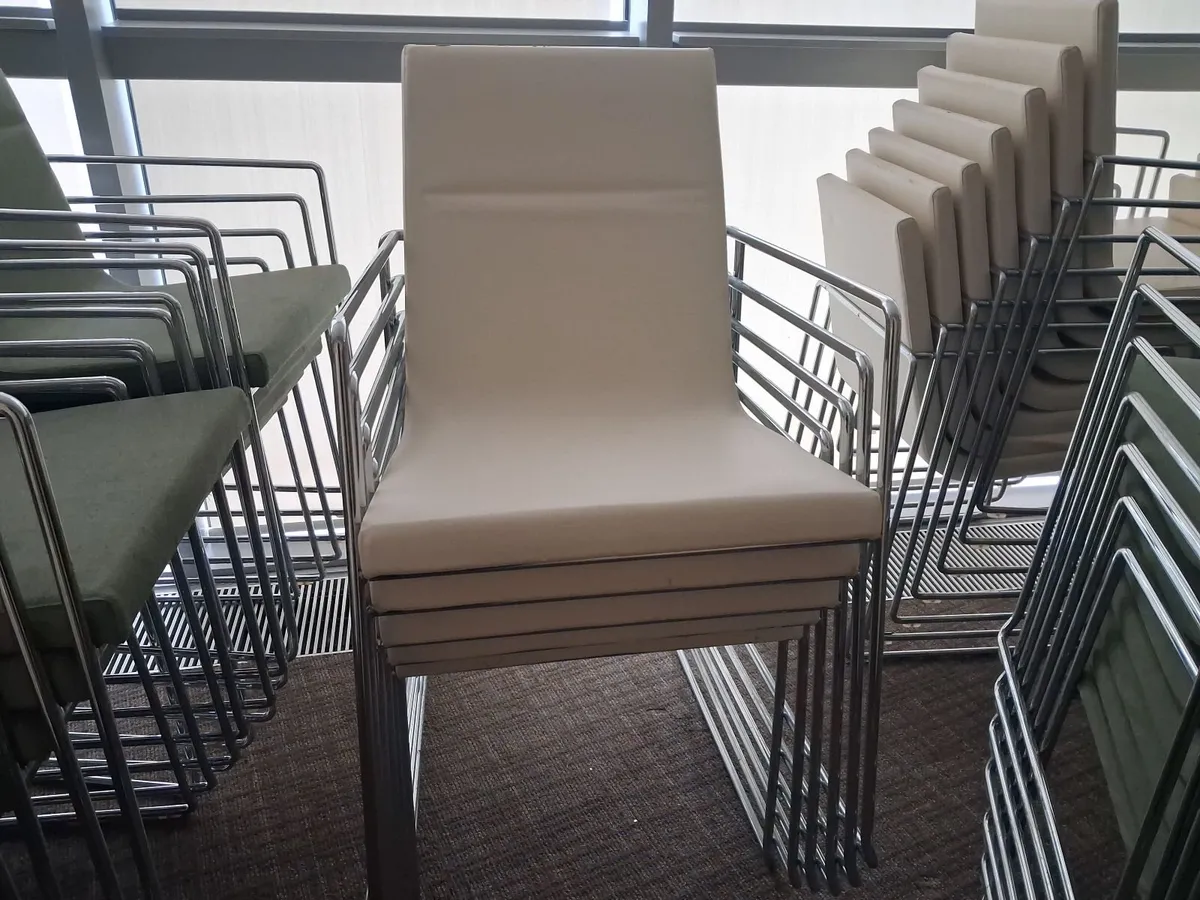 Online Auction Of Stackable Chairs - Image 4