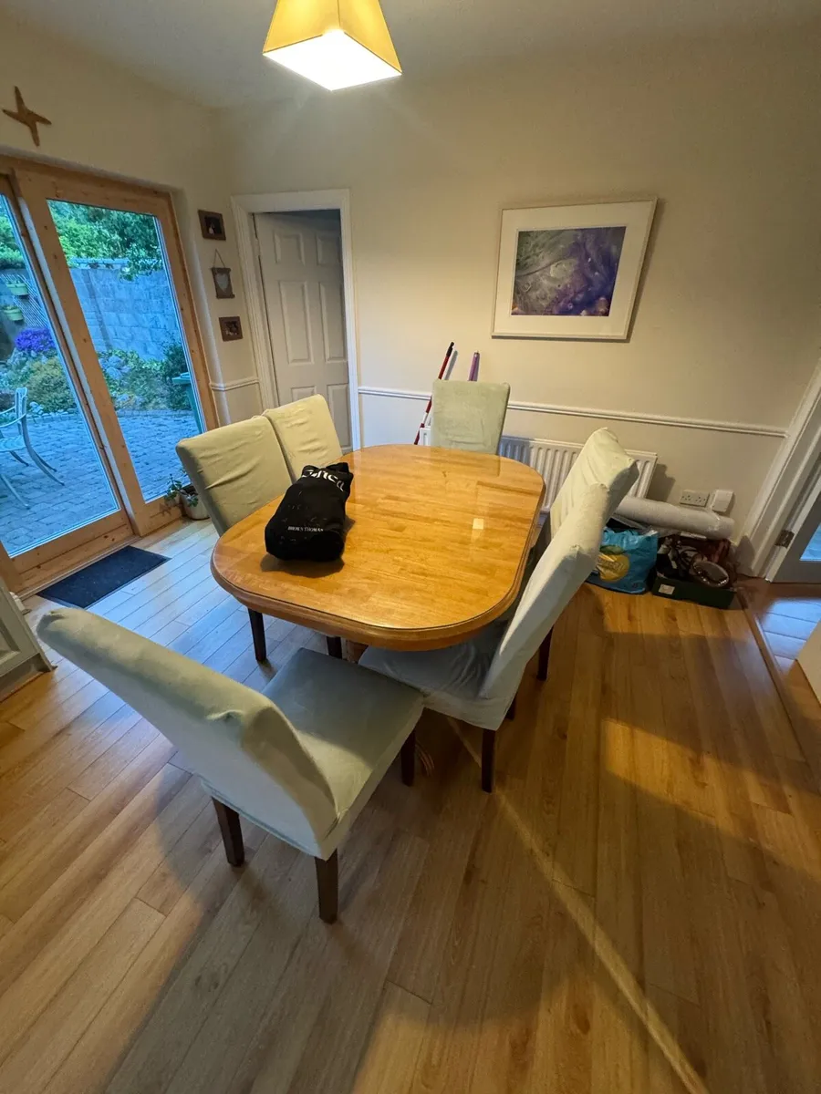 Dining table - Image 1