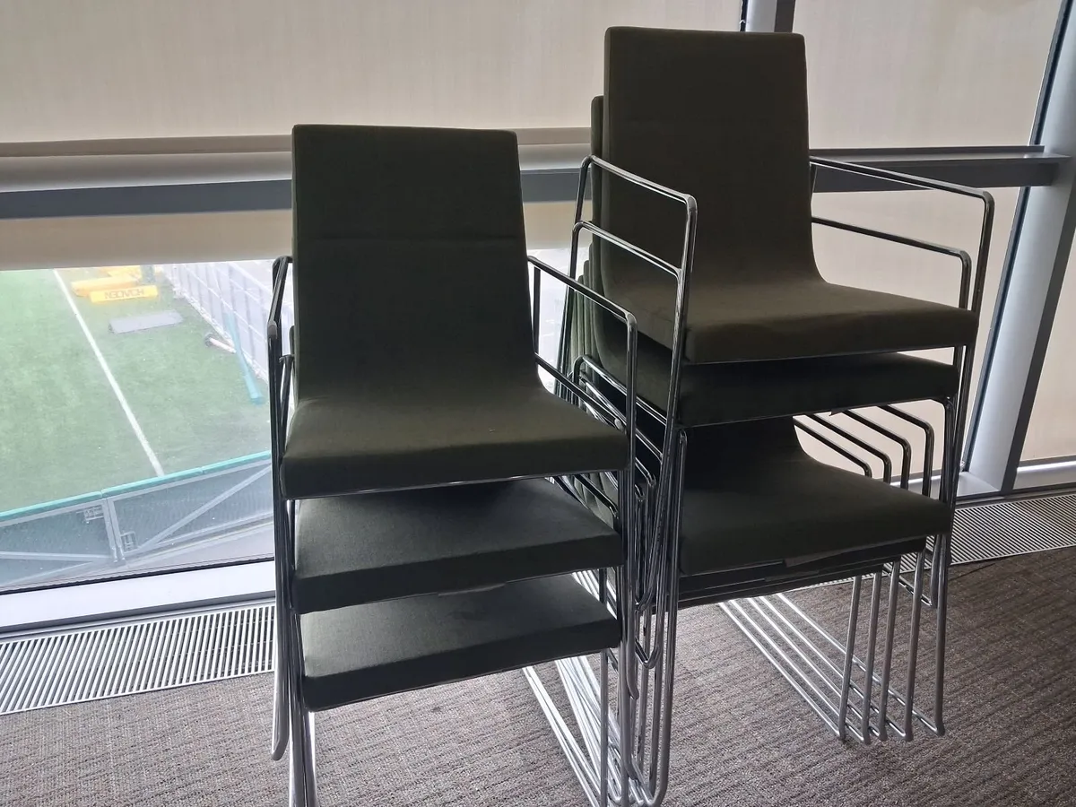 Online Auction Of Stackable Chairs - Image 2