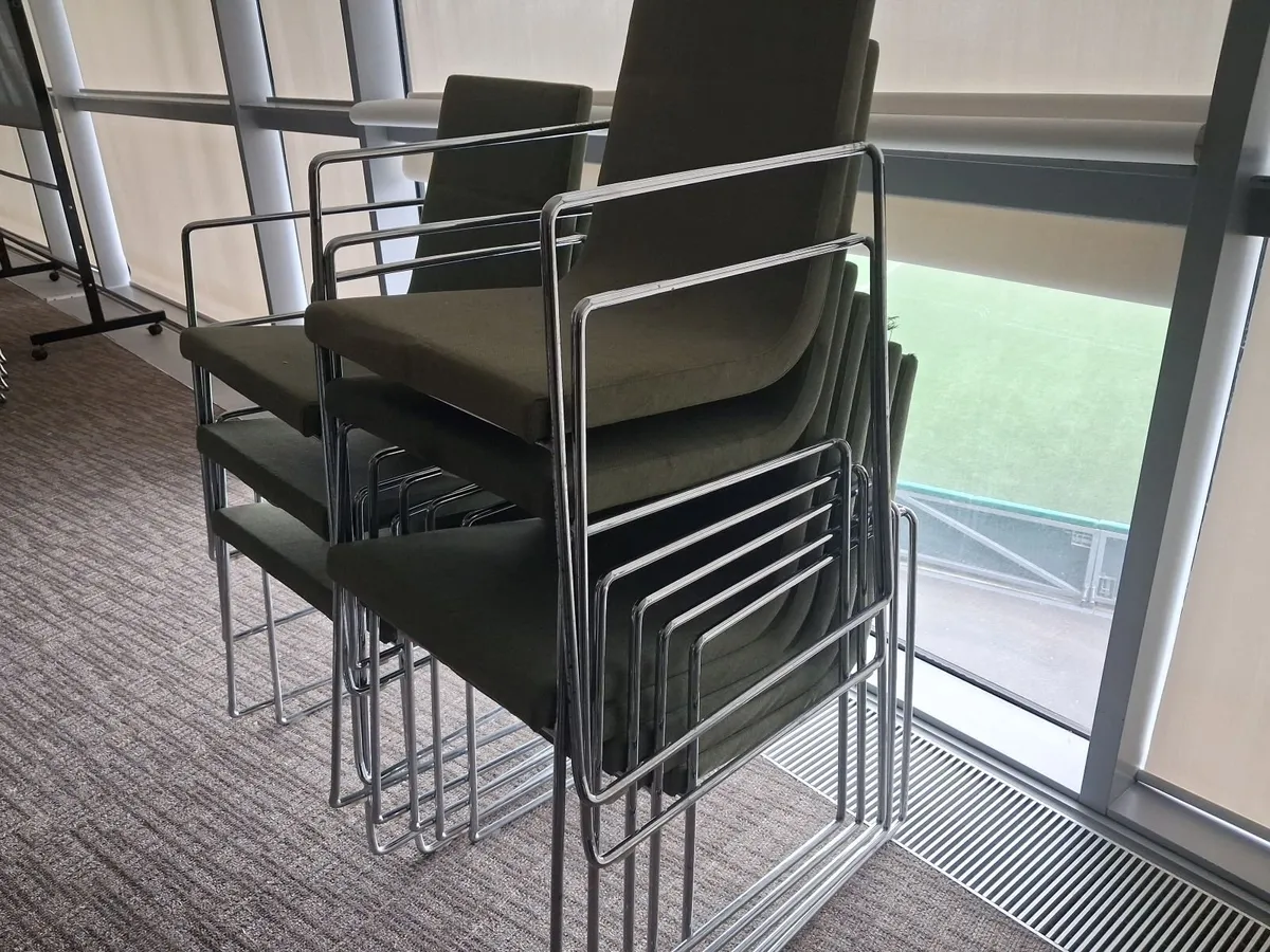 Online Auction Of Stackable Chairs - Image 3