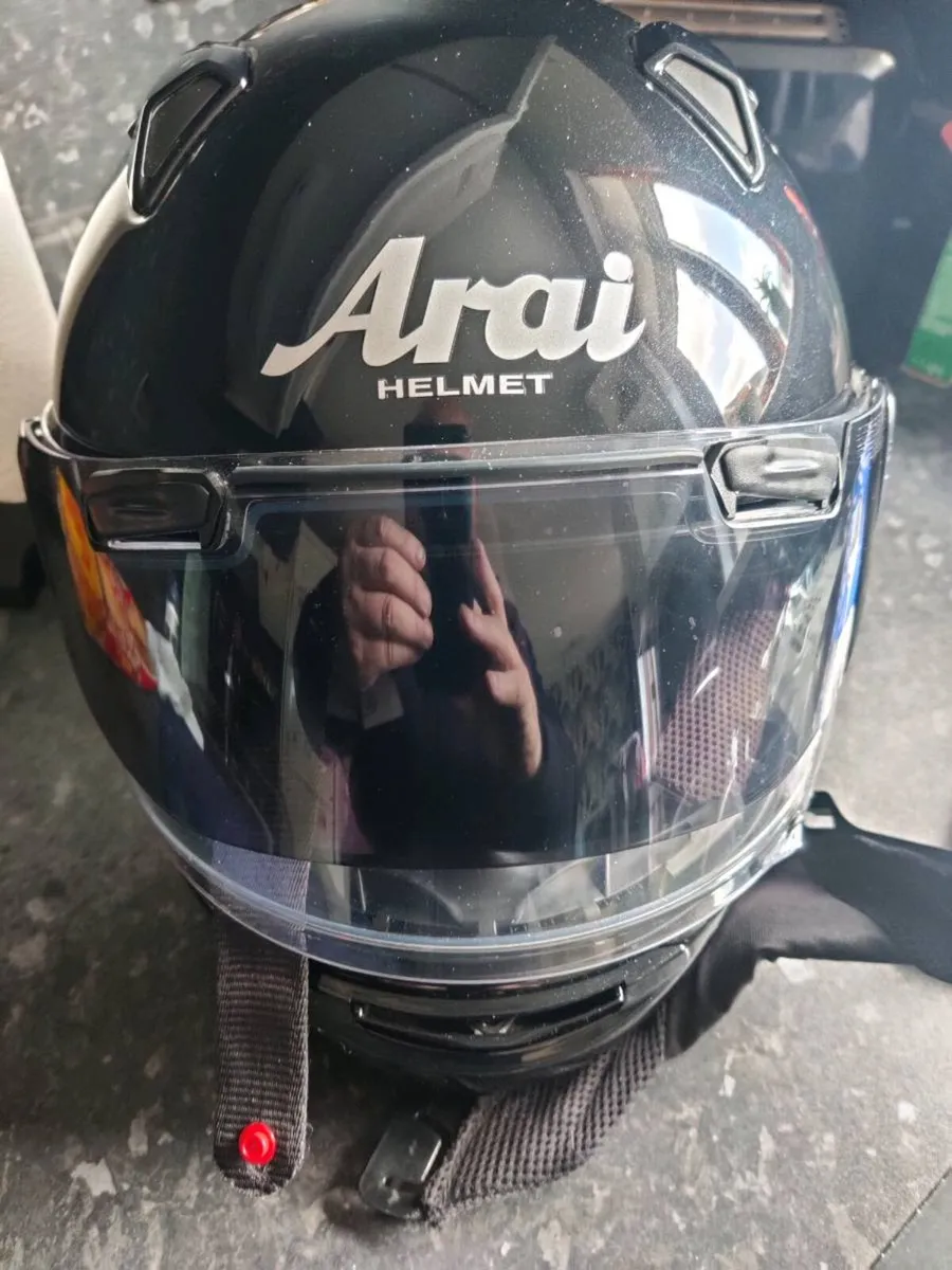 Arai pro v helmet - Image 1