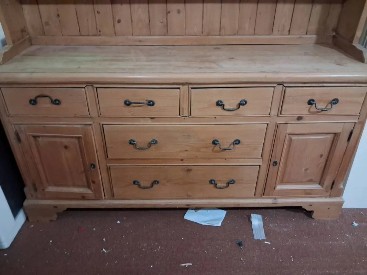 Pine dresser - Image 2