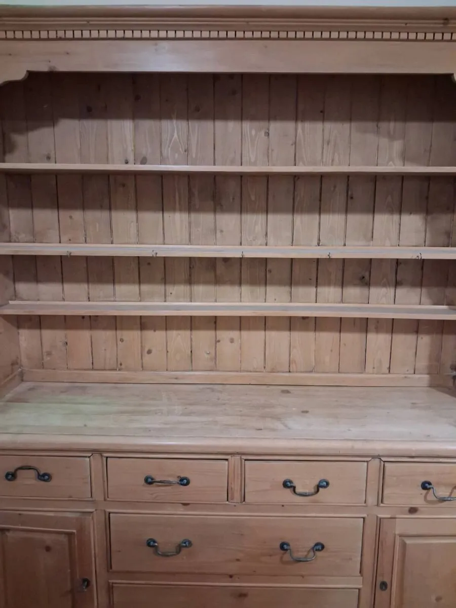 Pine dresser - Image 3