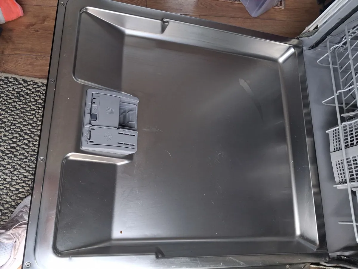 Dishwasher - Image 3