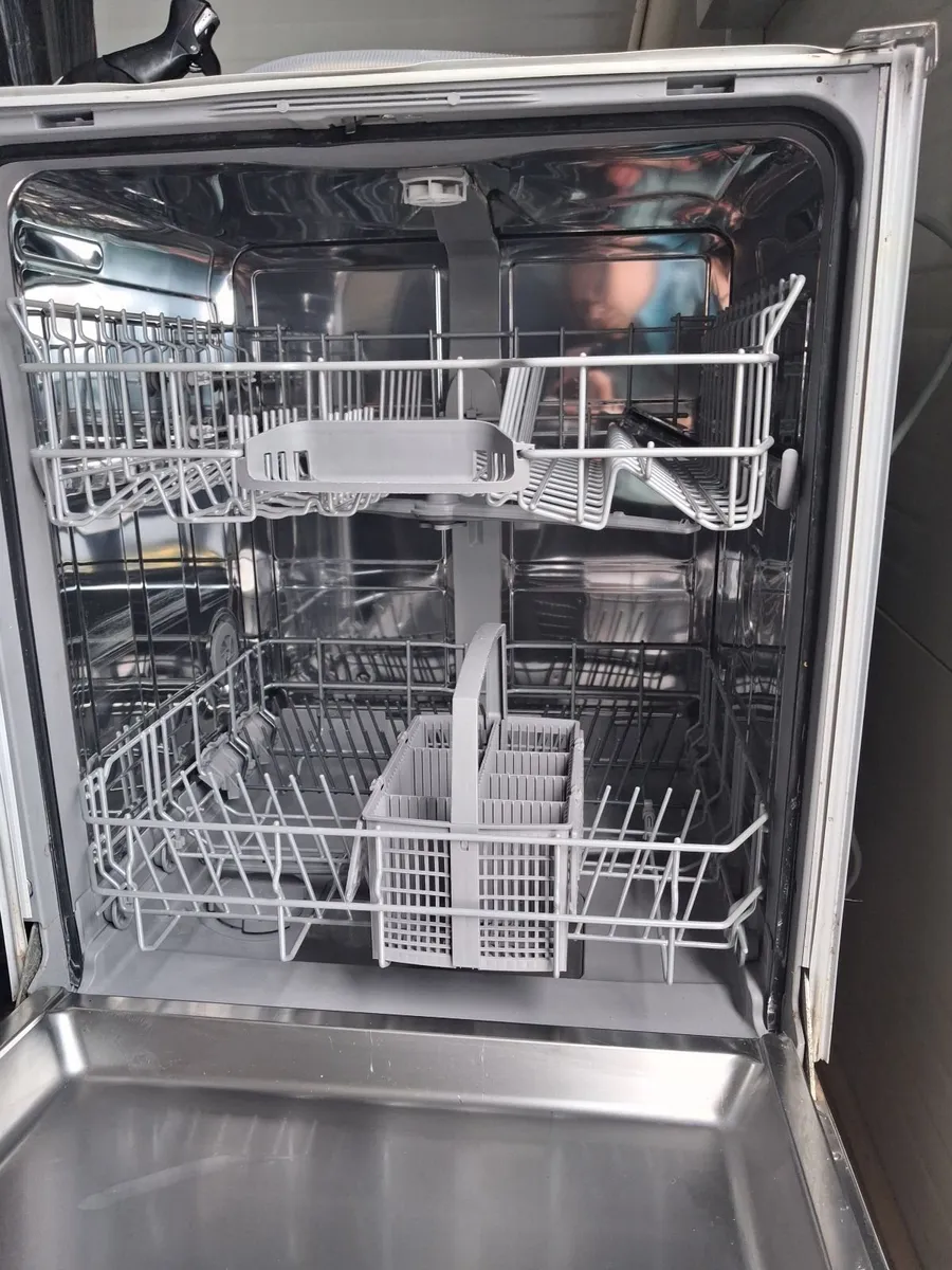 Dishwasher - Image 4