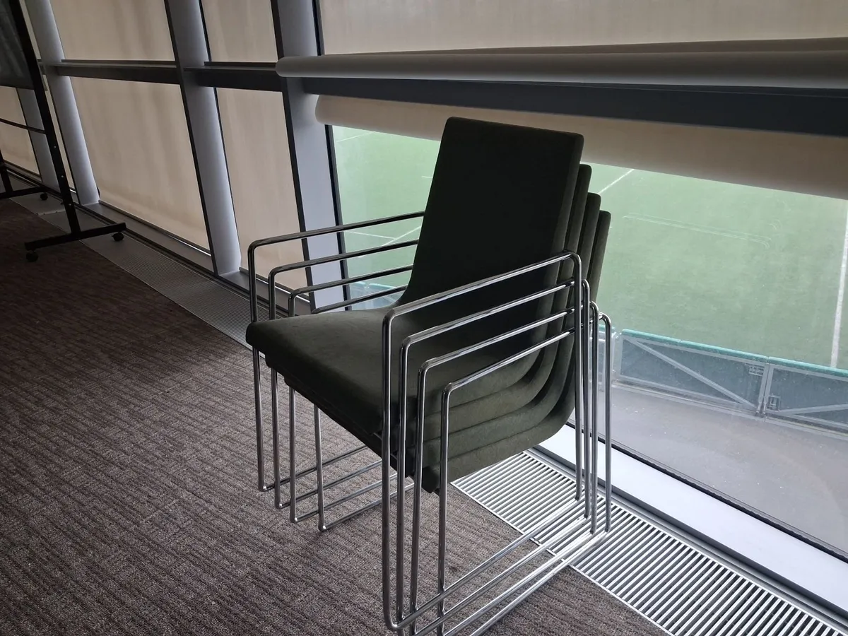 Online Auction Of Stackable Chairs - Image 3