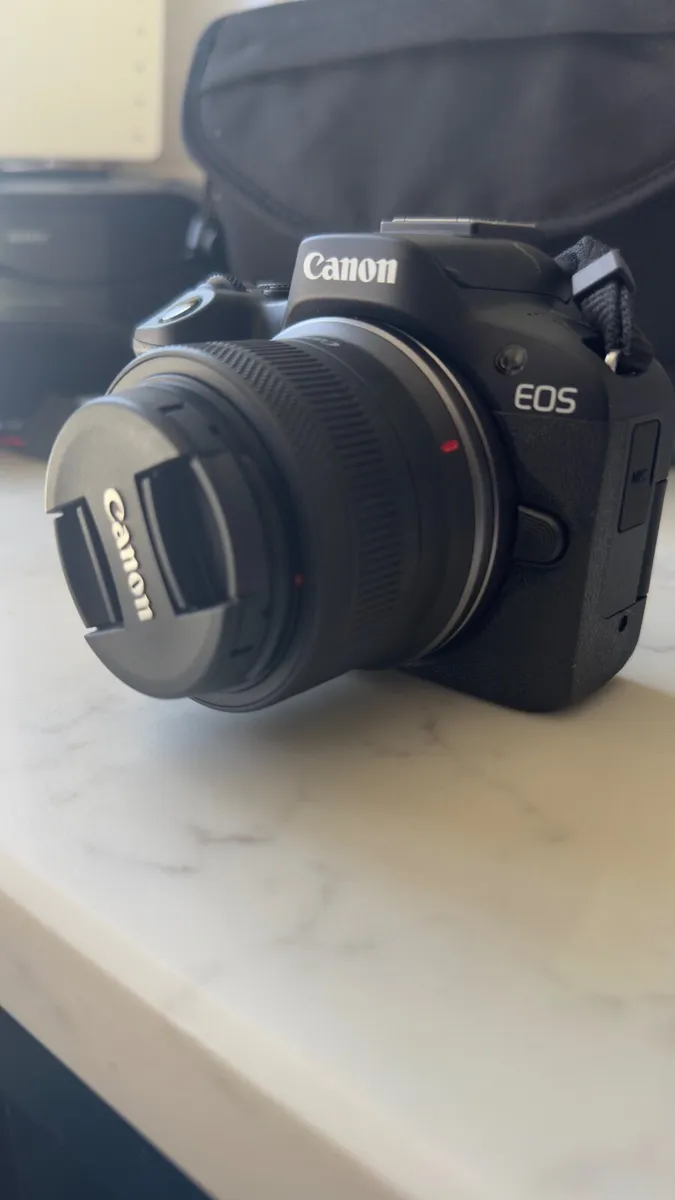 Canon EOS R50, 18-44mm lens and accessories OTO - Image 1
