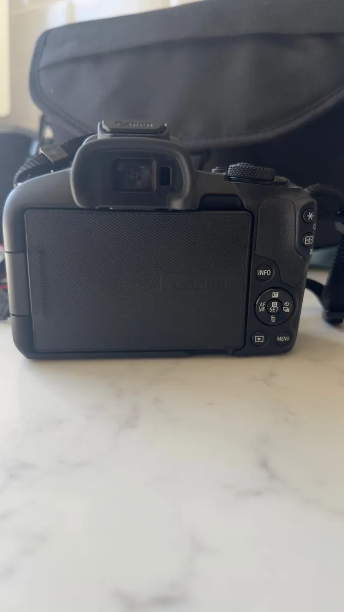 Canon EOS R50, 18-44mm lens and accessories OTO - Image 2