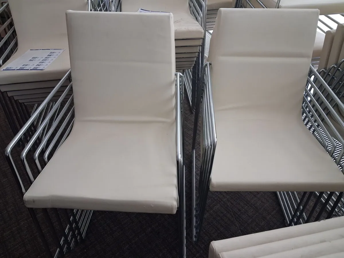 Online Auction Of Stackable Chairs - Image 4