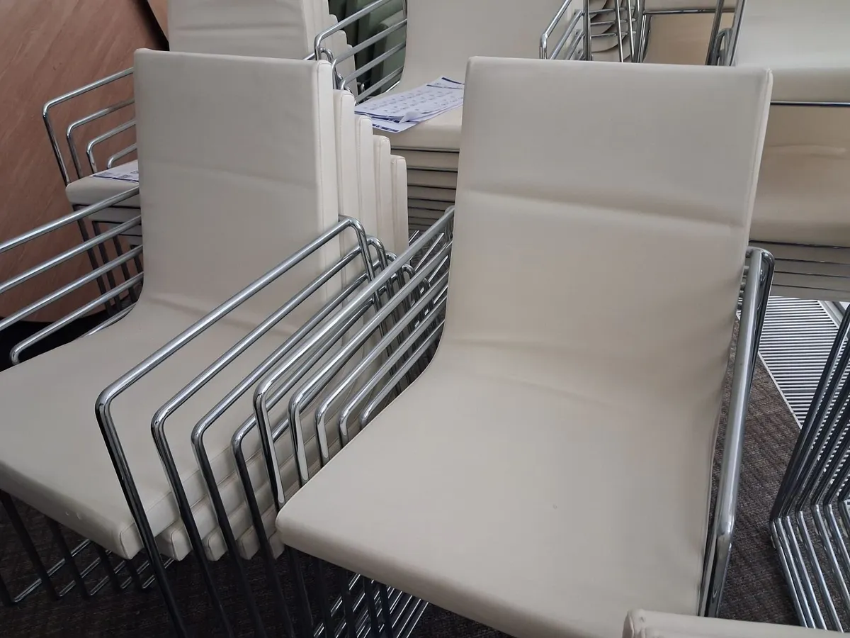 Online Auction Of Stackable Chairs - Image 2