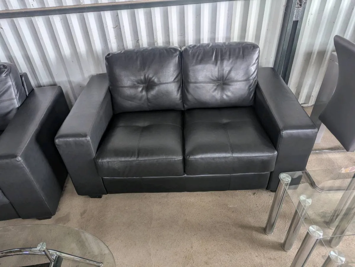 Couches - Image 2