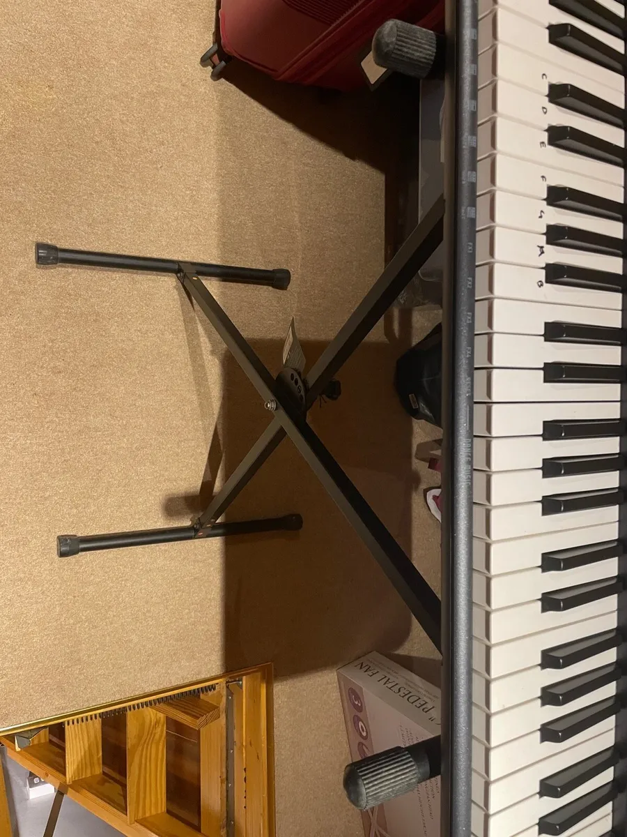 Casio Casiotone CT-S300 & Stagg X-Frame Stand - Image 4