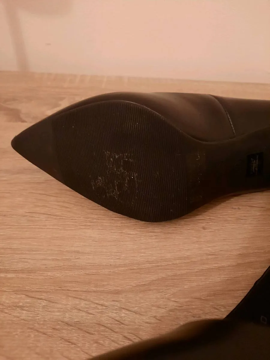 M&S black stiletto shoes - Image 4