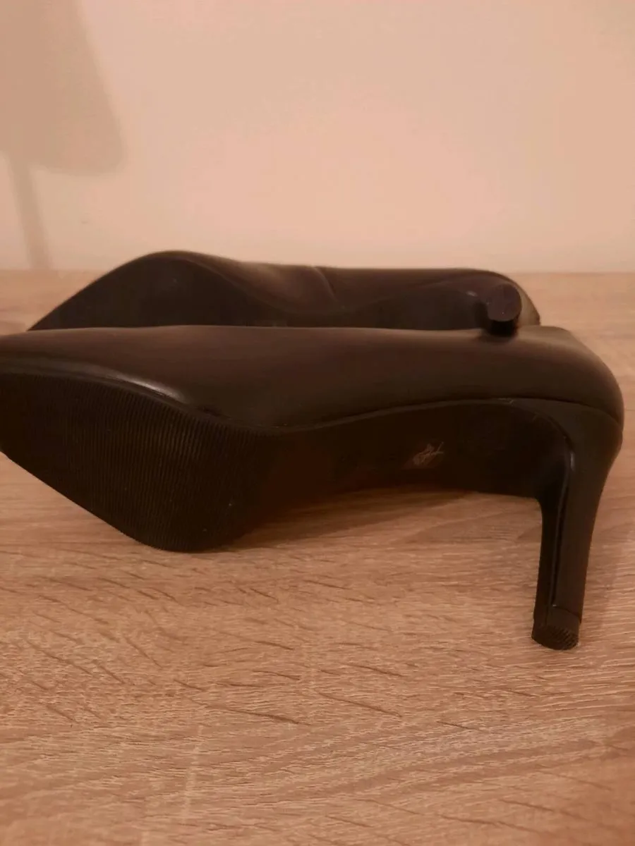 M&S black stiletto shoes - Image 3