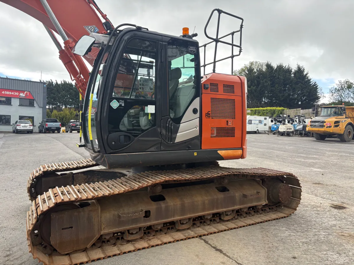 Hitachi ZX225USLC-6 - Image 4