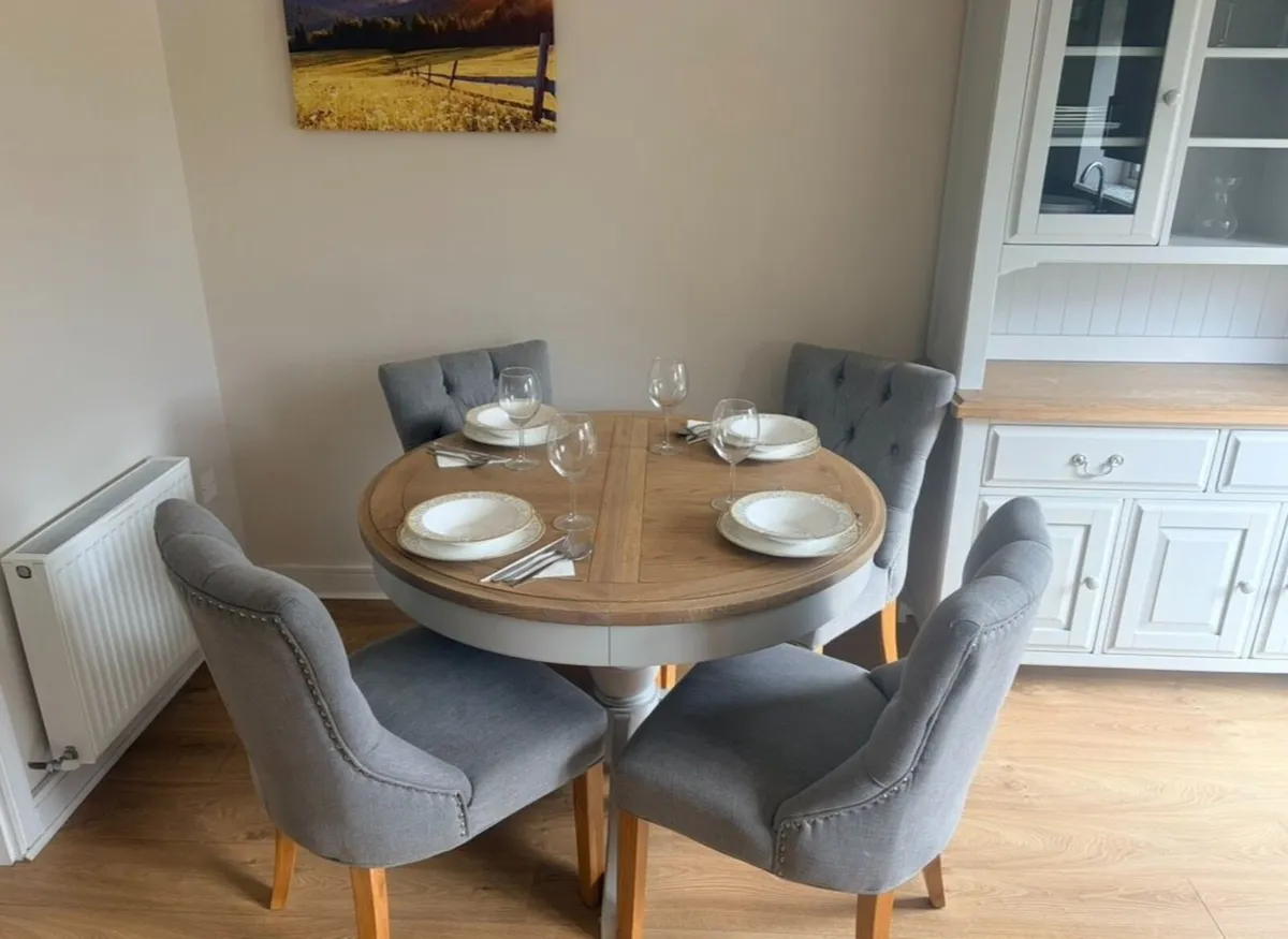 Extendable Table with 4 chairs from EZ Living - Image 1
