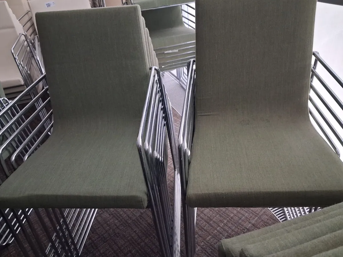Online Auction Of Stackable Chairs - Image 4