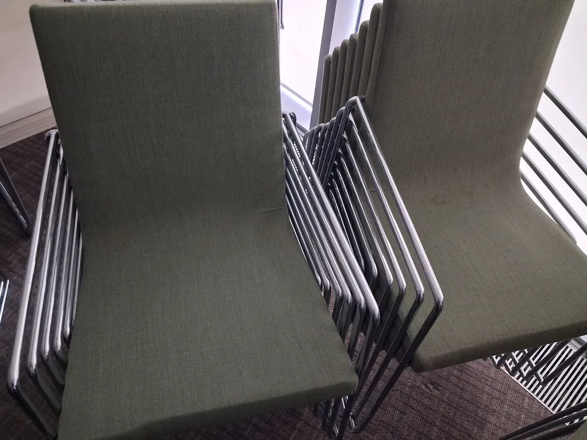 Online Auction Of Stackable Chairs - Image 3