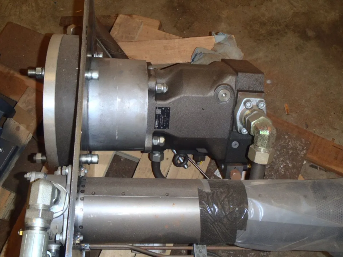 hydraulic power pack and hydraulic ram - Image 4