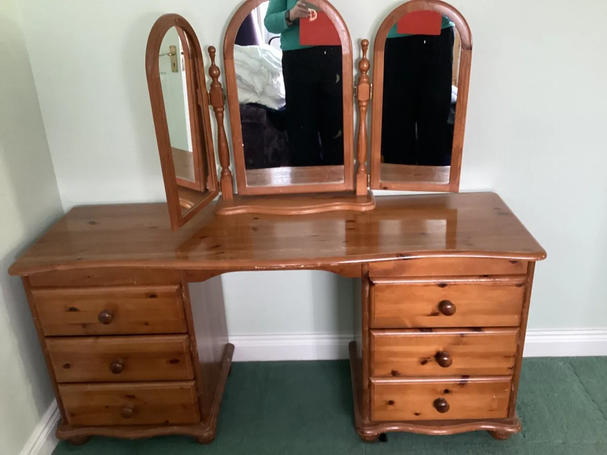 Vanity dressing table - Image 1