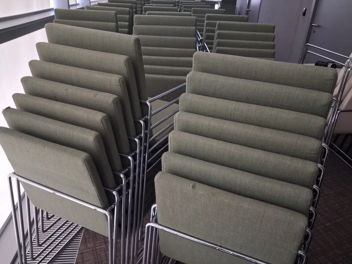 Online Auction Of Stackable Chairs - Image 2