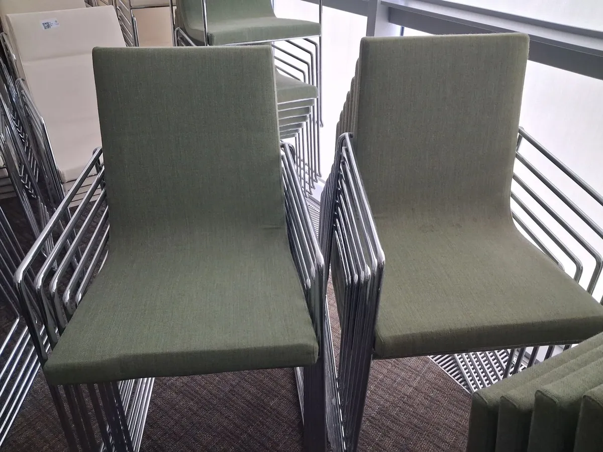 Online Auction Of Stackable Chairs - Image 3