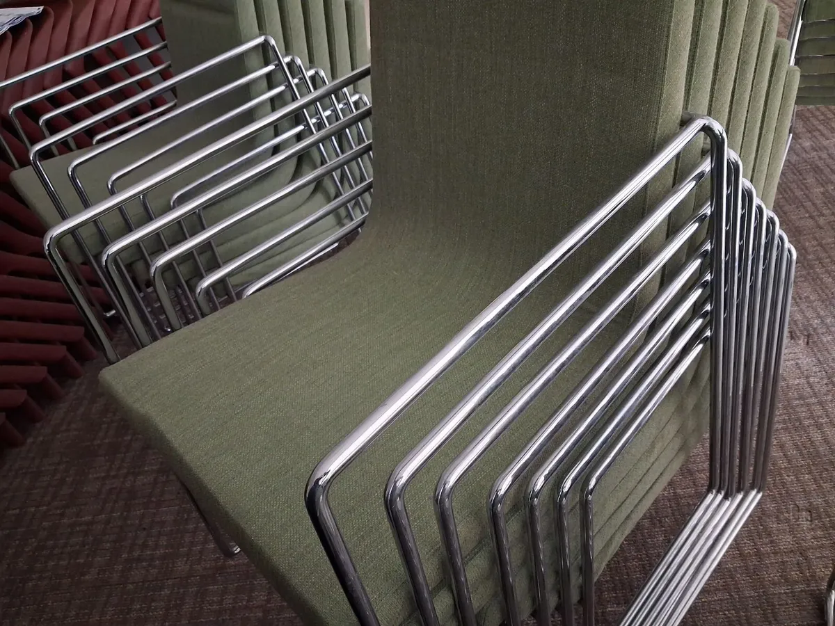Online Auction Of Stackable Chairs - Image 4