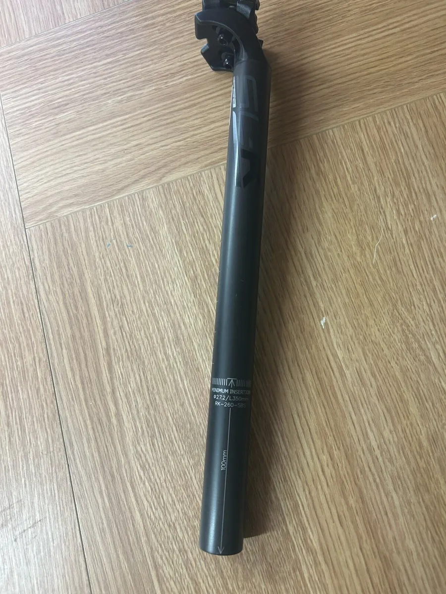 FSA SLK Carbon Seat Post - Image 1