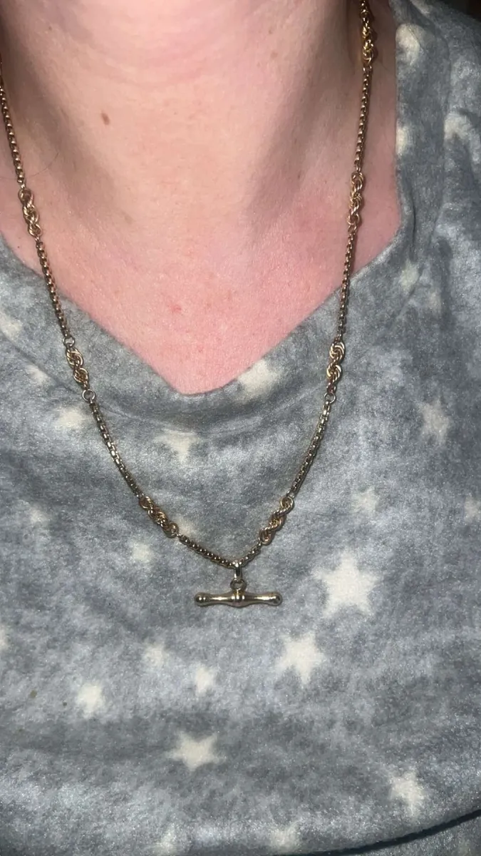 9ct gold necklace and bracelet - Image 1