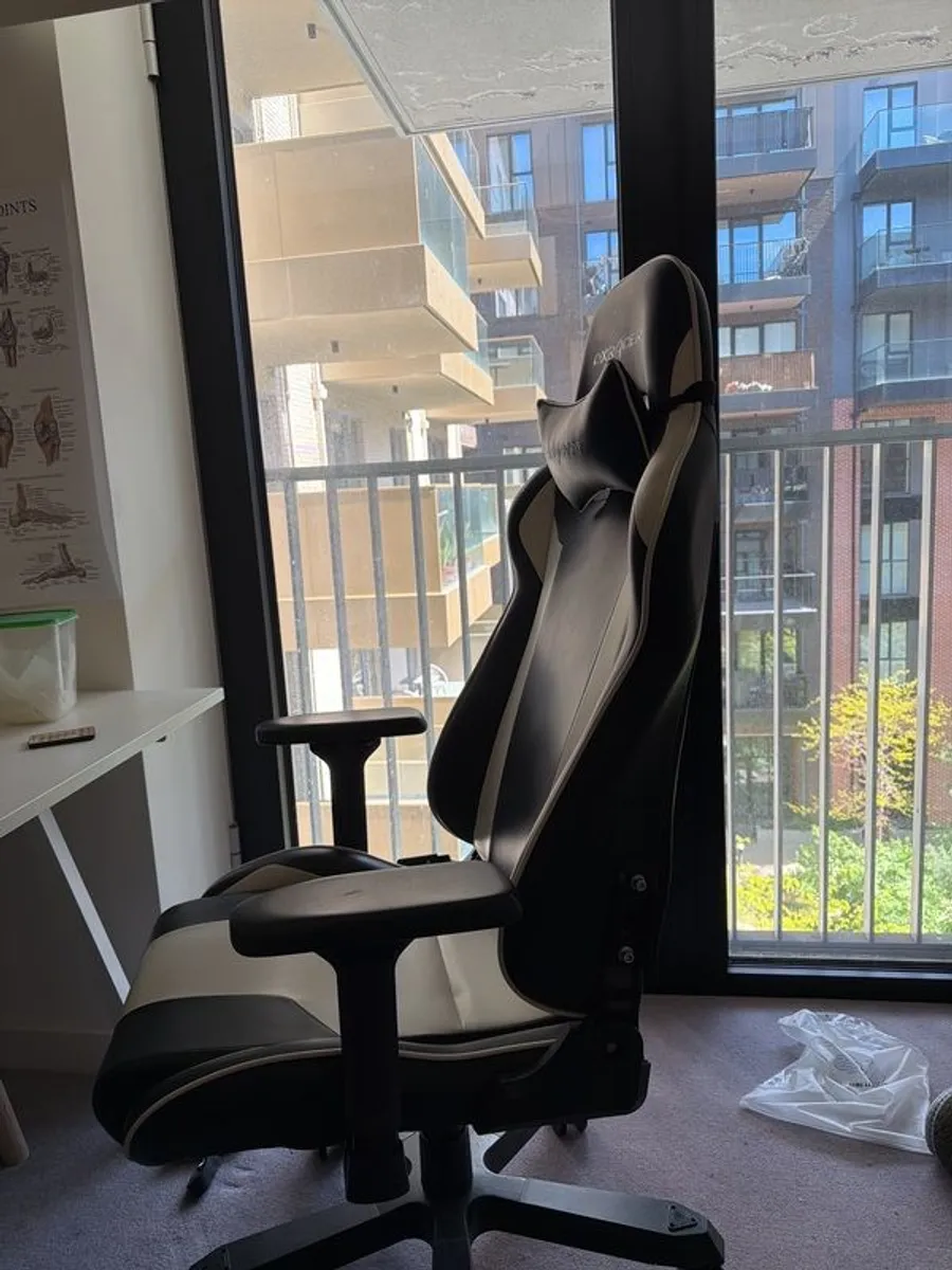 KING XL Black & White PVC Leather, Gaming + office chair - Image 2