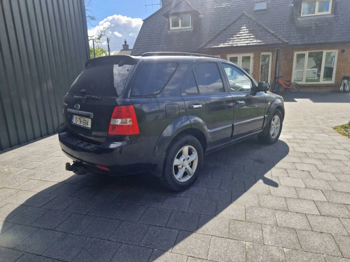 Kia sorento automatic 4x4 low km - Image 3