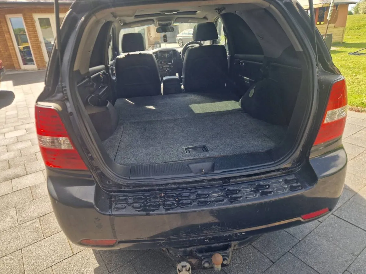 Kia sorento automatic 4x4 low km - Image 4